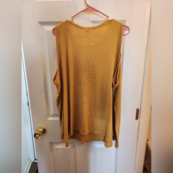 Loose Rib-Knit Tank Top - Picture 2 of 2